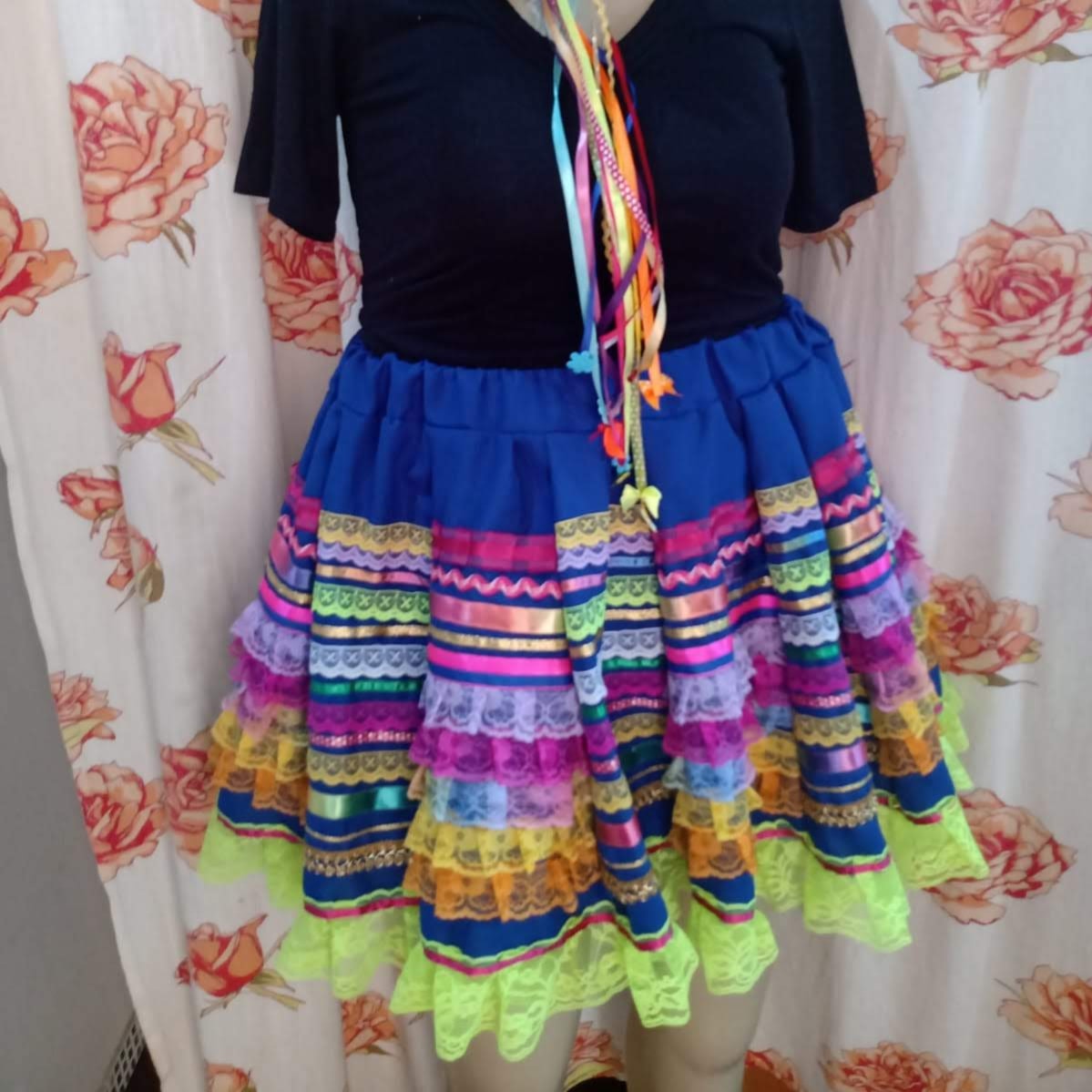 Saia Azul com Babados e Pompons