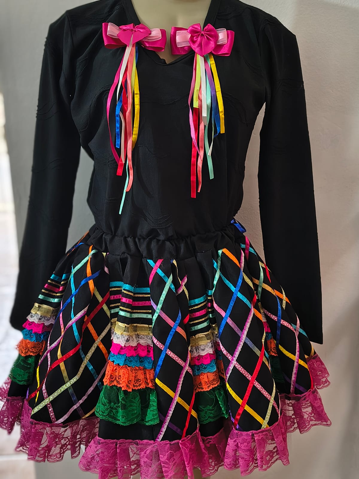 Saia Preta com Losangos Multicoloridos