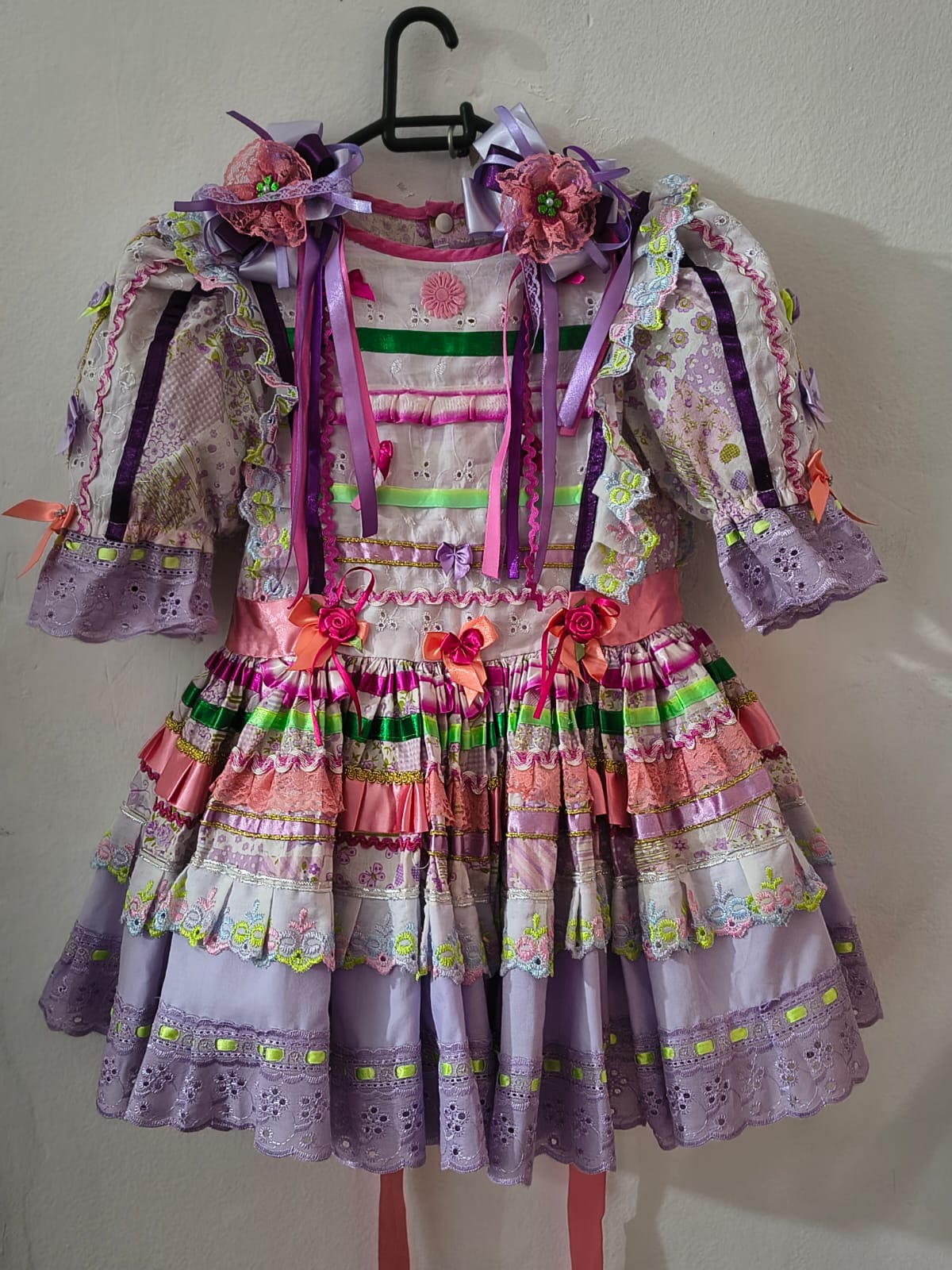 Vestido Caipira Lilás com Rendas
